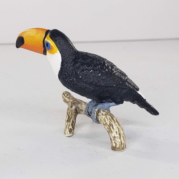 Schleich Toucan On Branch Bird Wildlife Animal Figure Retired #14777 - Picture 3 of 6